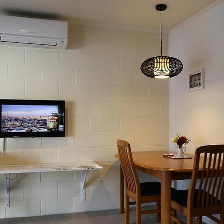 Papakura Motor Lodge & Motel Zewnętrze zdjęcie