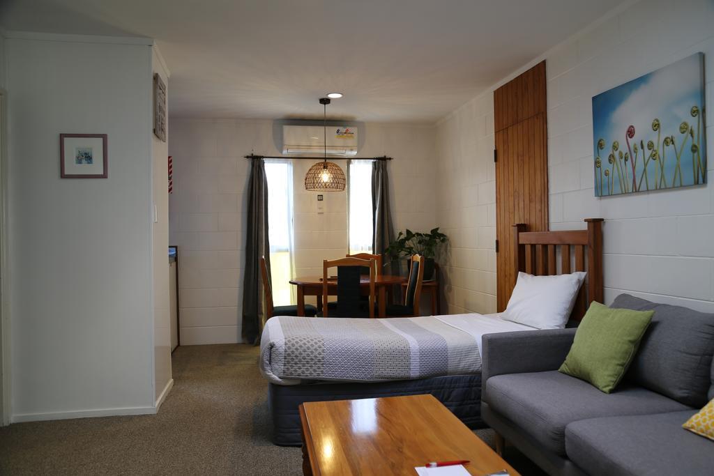 Papakura Motor Lodge & Motel Zewnętrze zdjęcie