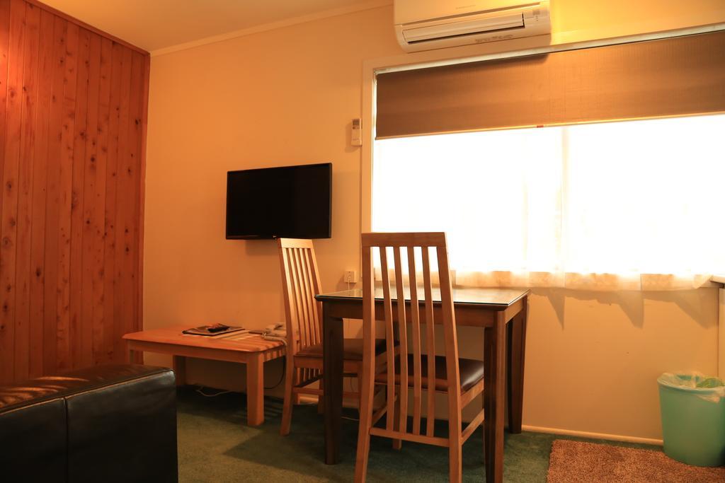 Papakura Motor Lodge & Motel Zewnętrze zdjęcie