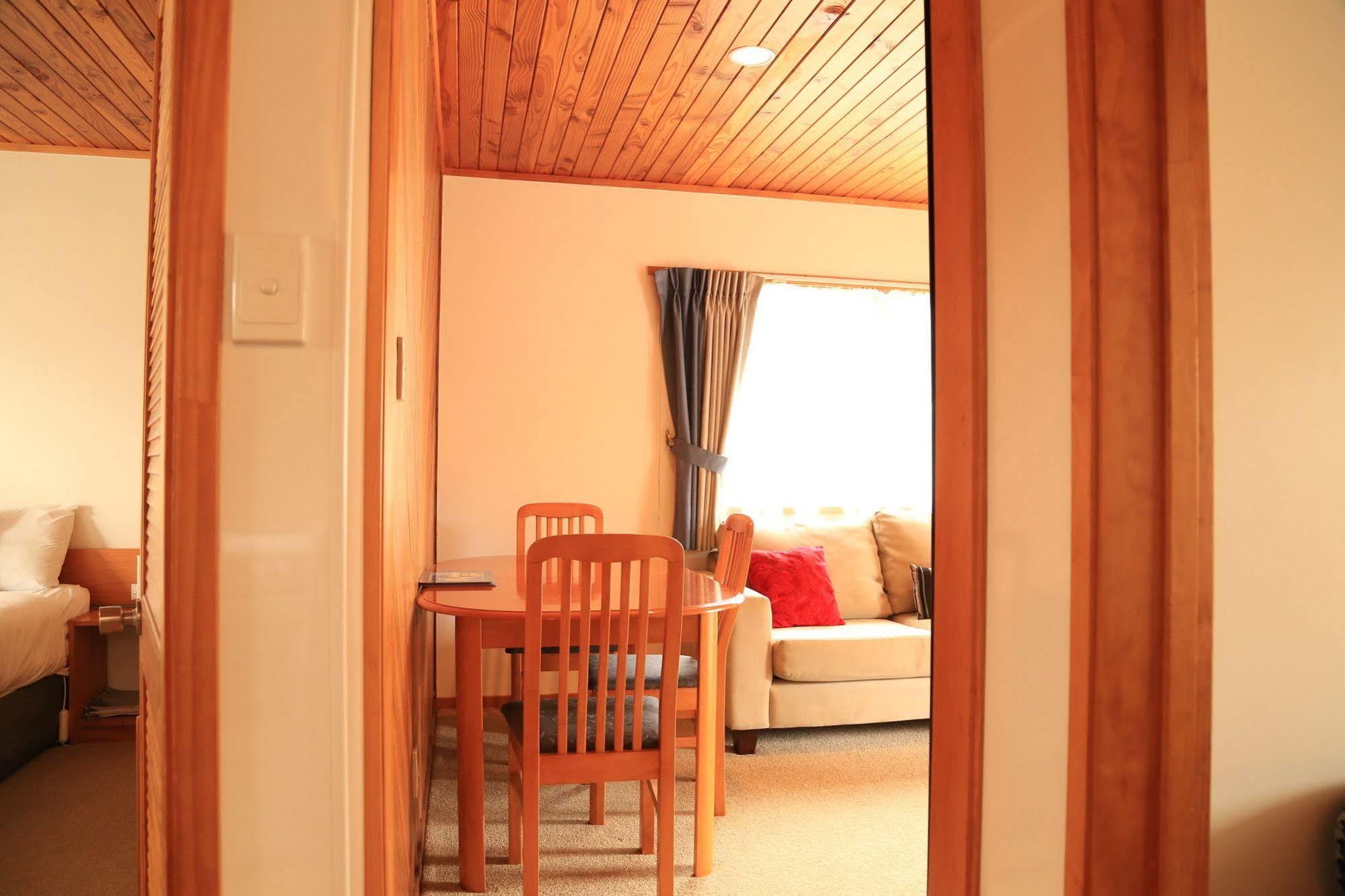 Papakura Motor Lodge & Motel Zewnętrze zdjęcie